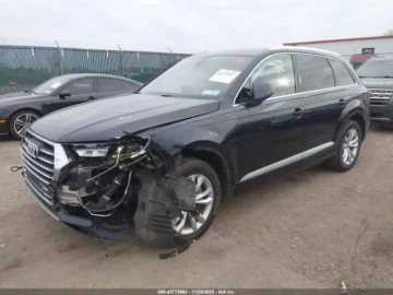 2017 Audi Q7 с пробегом 144 000 миль
