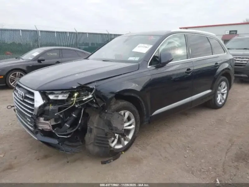 2017 Audi Q7 с пробегом 144 000 миль