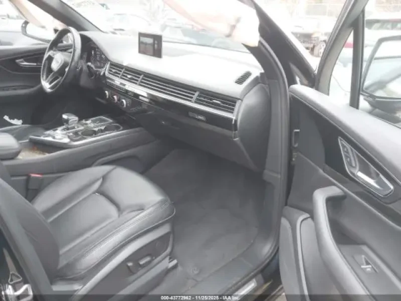 2017 Audi Q7 с пробегом 144 000 миль