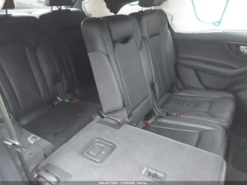 2017 Audi Q7 с пробегом 144 000 миль