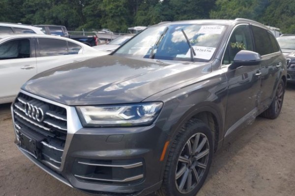 2018 Audi Q7 с пробегом 129 000 миль