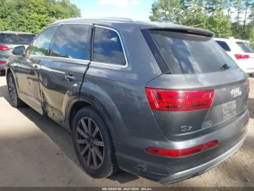 2018 Audi Q7 с пробегом 129 000 миль