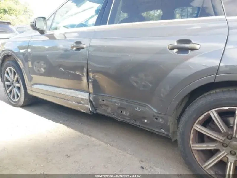 2018 Audi Q7 с пробегом 129 000 миль