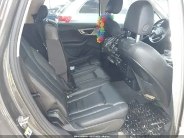 2018 Audi Q7 с пробегом 129 000 миль