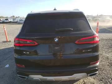 2019 BMW X5 с пробегом 72 000 миль