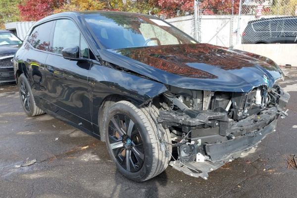 2022 BMW iX1 с пробегом 48 000 миль