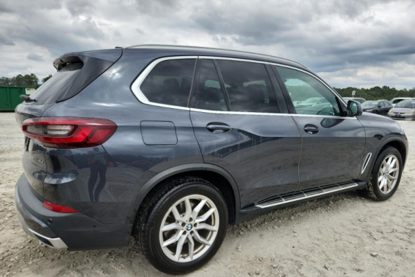 2021 BMW X5 с пробегом 129 000 миль