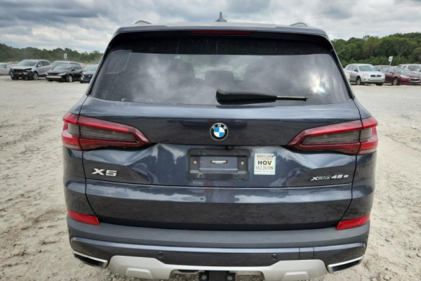 2021 BMW X5 с пробегом 129 000 миль