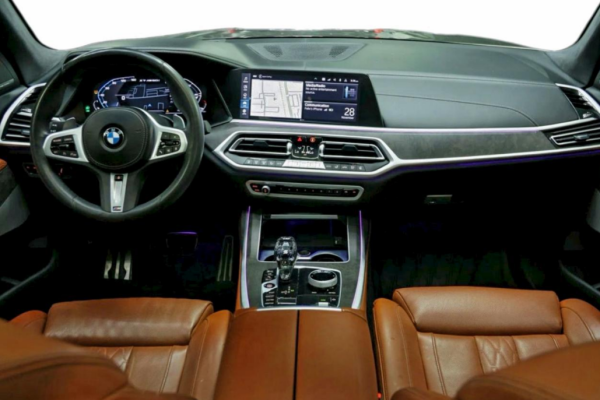 2022 BMW X7 с пробегом 83 000 миль