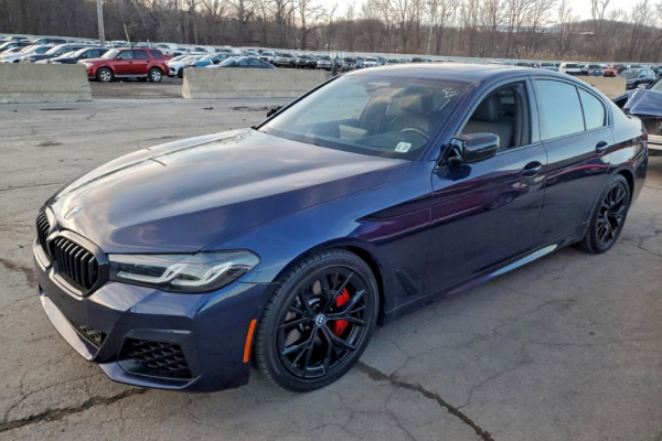 2022 BMW M5 с пробегом 29 000 миль