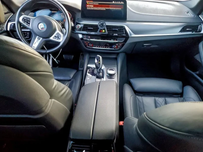 2022 BMW M5 с пробегом 29 000 миль