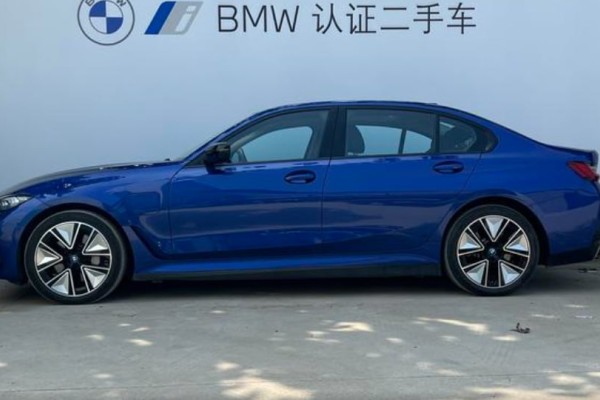 2022 BMW i3 с пробегом 34 000 км