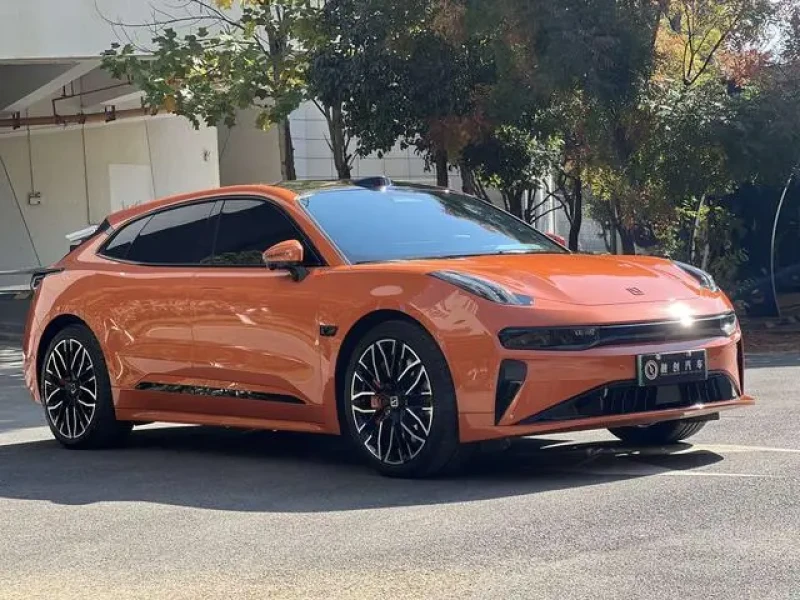 2024 Zeekr 001 с пробегом 15 000 км