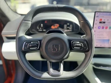 2024 Zeekr 001 с пробегом 15 000 км