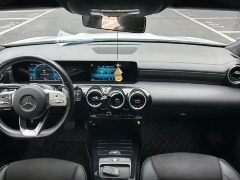 2021 Mercedes-Benz A-Класс с пробегом 40 000 км