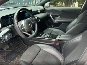 2021 Mercedes-Benz A-Класс с пробегом 40 000 км