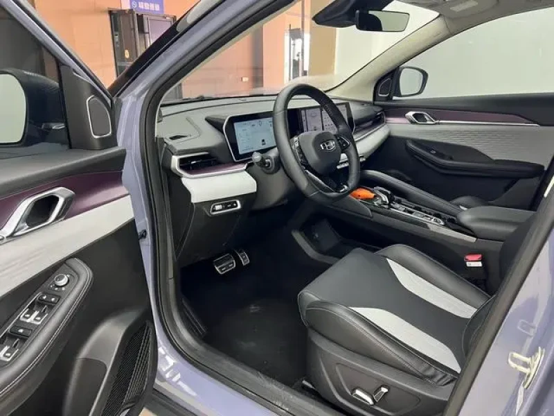 2022 Geely Binyue с пробегом 21 000 км