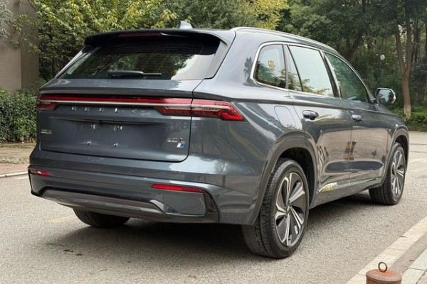 2022 Geely Xingyue L с пробегом 101 000 км