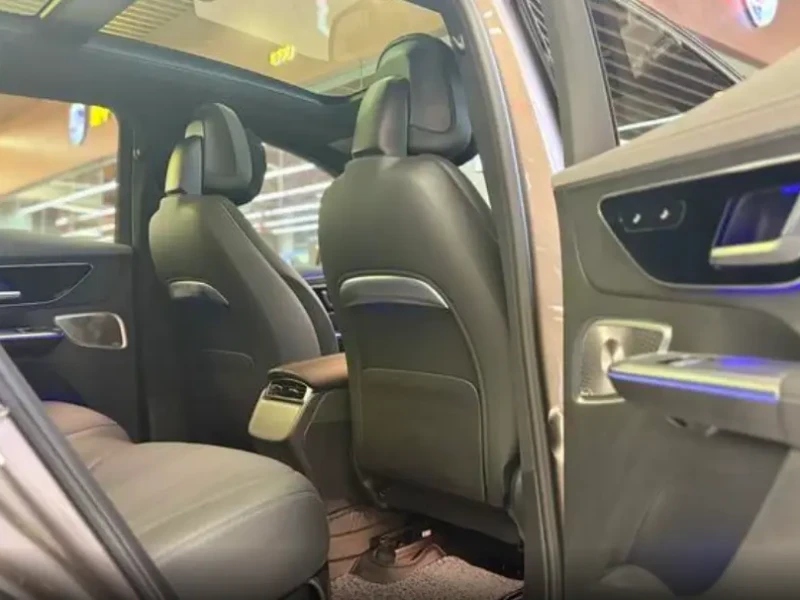 2023 Mercedes-Benz EQE SUV с пробегом 9 999 км
