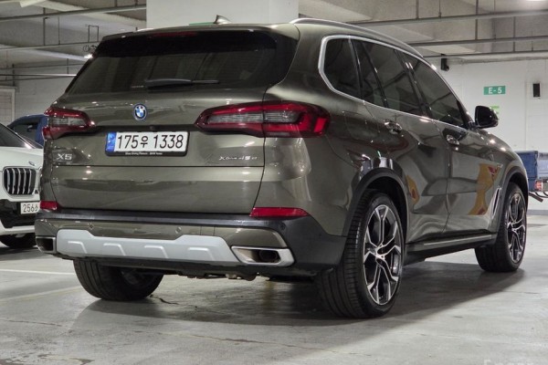 2022 BMW X5 с пробегом 47 975 км