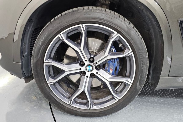 2022 BMW X5 с пробегом 83 623 км