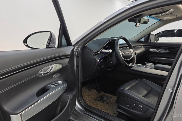 2022 Genesis GV70 с пробегом 72 574 км