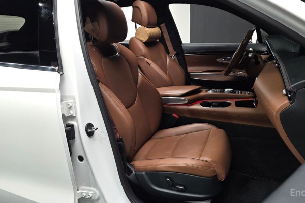 2021 Genesis GV70 с пробегом 40 709 км