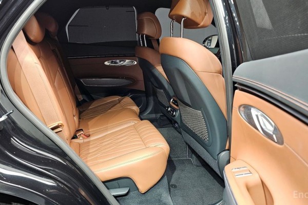 2022 Genesis GV70 с пробегом 102 284 км