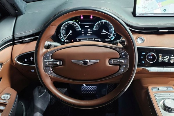 2022 Genesis GV70 с пробегом 102 284 км