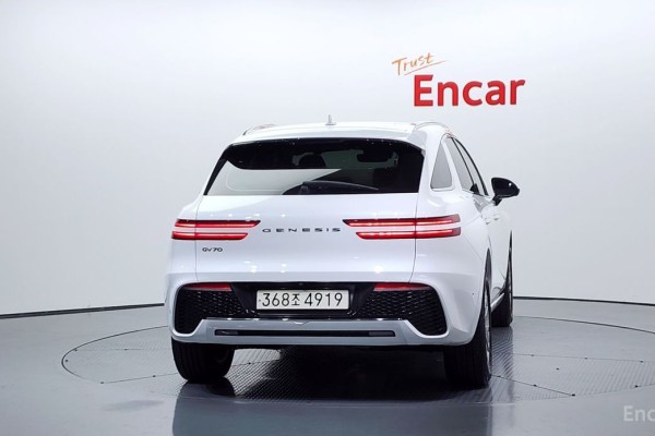 2021 Genesis GV70 с пробегом 132 831 км