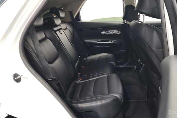 2021 Genesis GV70 с пробегом 132 831 км