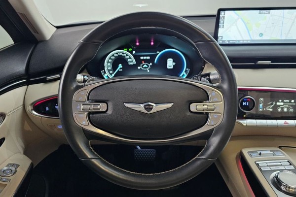2022 Genesis GV70 с пробегом 40 665 км