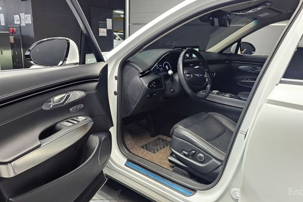 2021 Genesis GV70 с пробегом 102 526 км