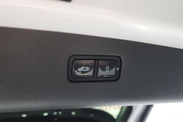 2021 Genesis GV70 с пробегом 73 836 км