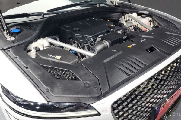 2021 Genesis GV70 с пробегом 68 946 км