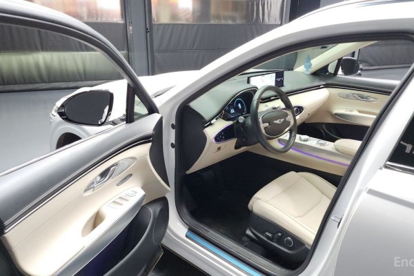 2021 Genesis GV70 с пробегом 68 946 км