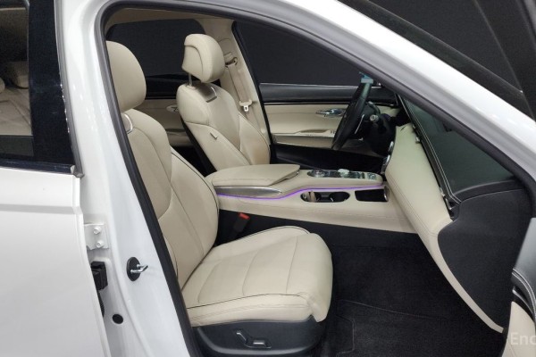 2021 Genesis GV70 с пробегом 68 946 км