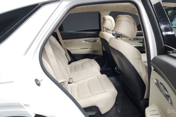 2021 Genesis GV70 с пробегом 68 946 км