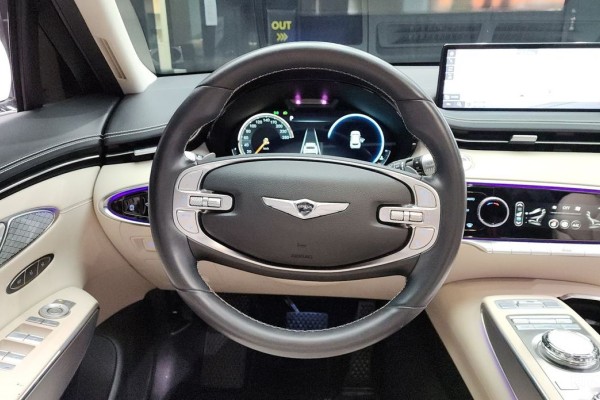 2021 Genesis GV70 с пробегом 68 946 км