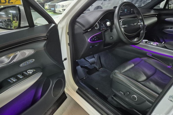 2021 Genesis GV70 с пробегом 40 514 км