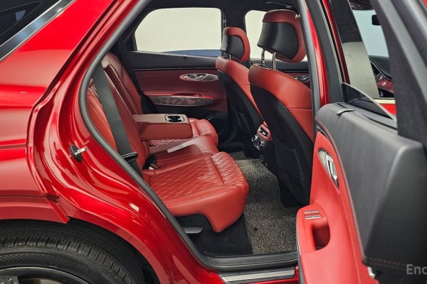 2021 Genesis GV70 с пробегом 119 810 км