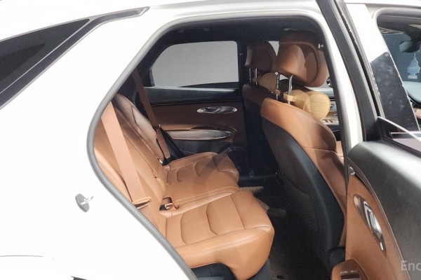 2021 Genesis GV70 с пробегом 74 591 км