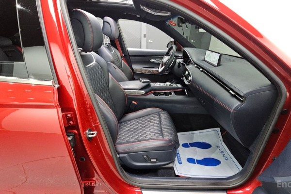 2021 Genesis GV70 с пробегом 104 687 км