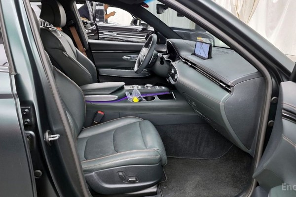 2021 Genesis GV70 с пробегом 81 900 км