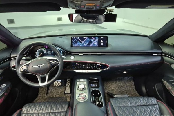 2021 Genesis GV70 с пробегом 112 540 км