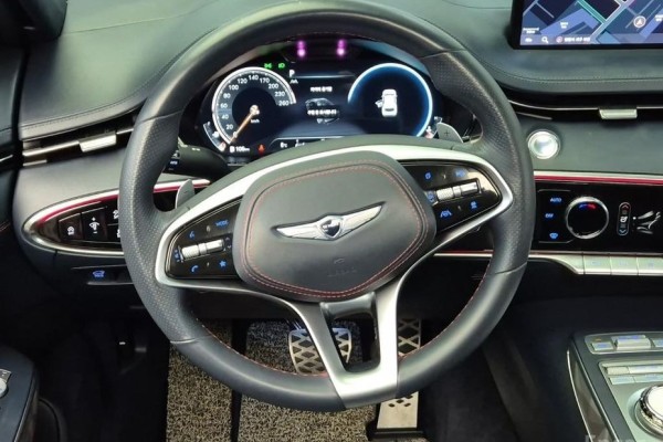 2021 Genesis GV70 с пробегом 112 540 км