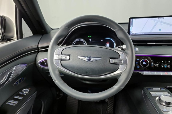 2021 Genesis GV70 с пробегом 81 900 км