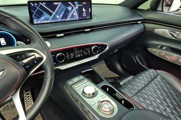 2021 Genesis GV70 с пробегом 112 540 км