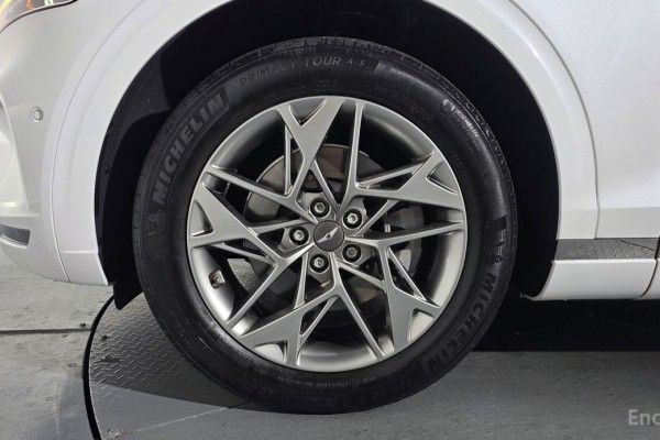 2022 Genesis GV70 с пробегом 68 002 км