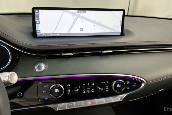 2021 Genesis GV70 с пробегом 81 900 км